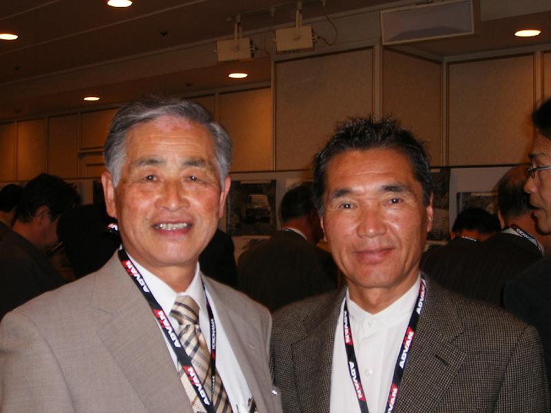 DSCF1423.JPG -  
篠塚建次郎
 
 
 
　有名な人ですね。私のラリーでよく勝っていました。 
　ホンダの福井社長が週刊新潮で私のラリークリサンテーモで篠塚選手に勝ったのが一番の思い出と語っていました。
 
 